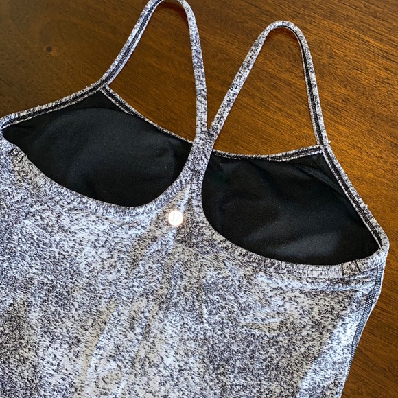 lululemon athletica Tops - LULULEMON POWER Y TANK TOP🌸